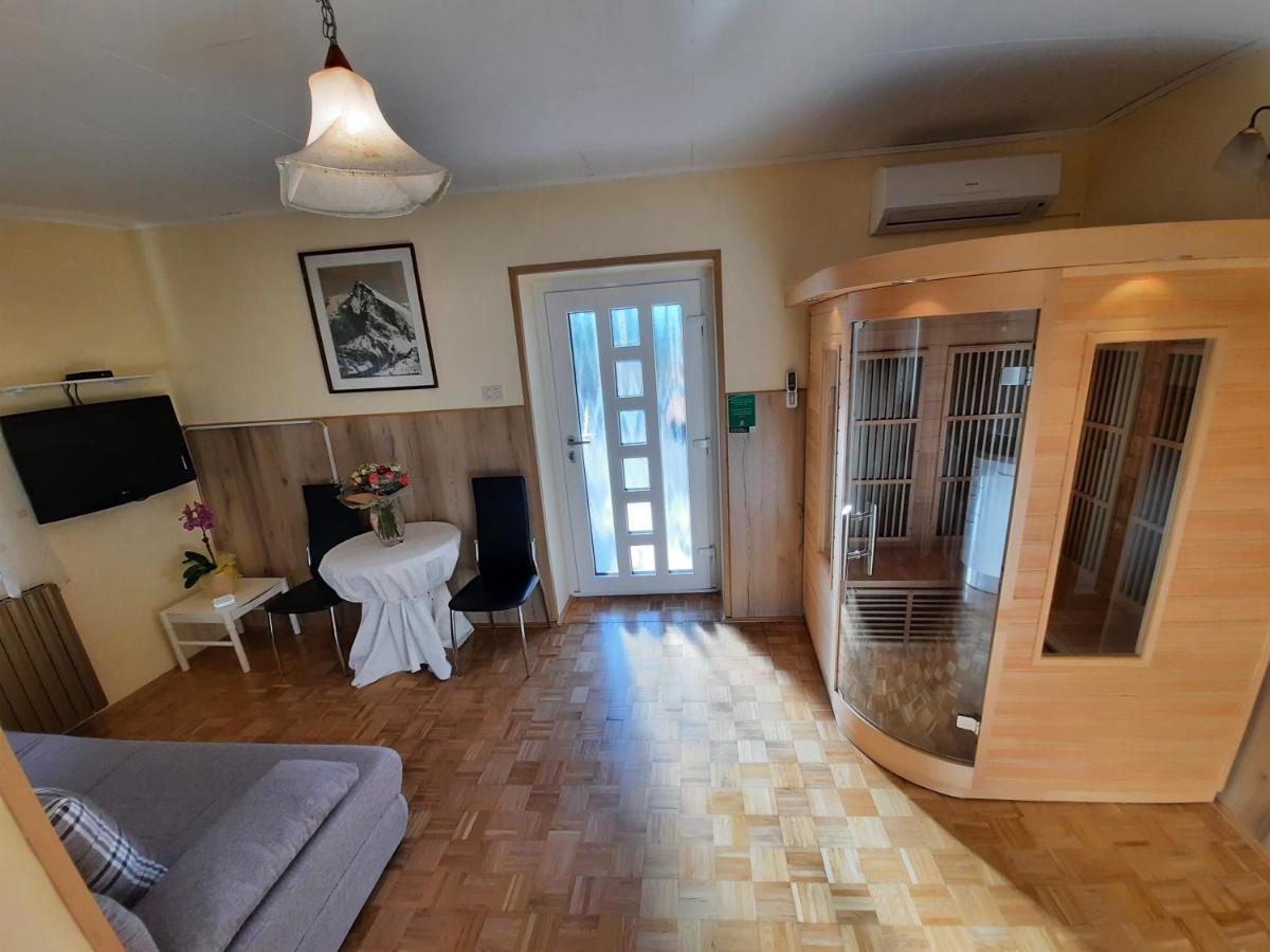 Chalet And Apartment Zonir With Sauna Kobarid Bagian luar foto